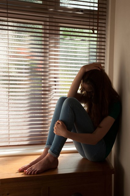 女大学生兼职家教惨遭迷奸，对方却满脸震惊。