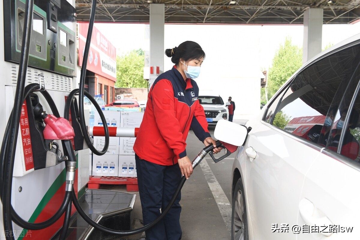 通缩钱会值钱还是会贬值,通缩是不是钱值钱了