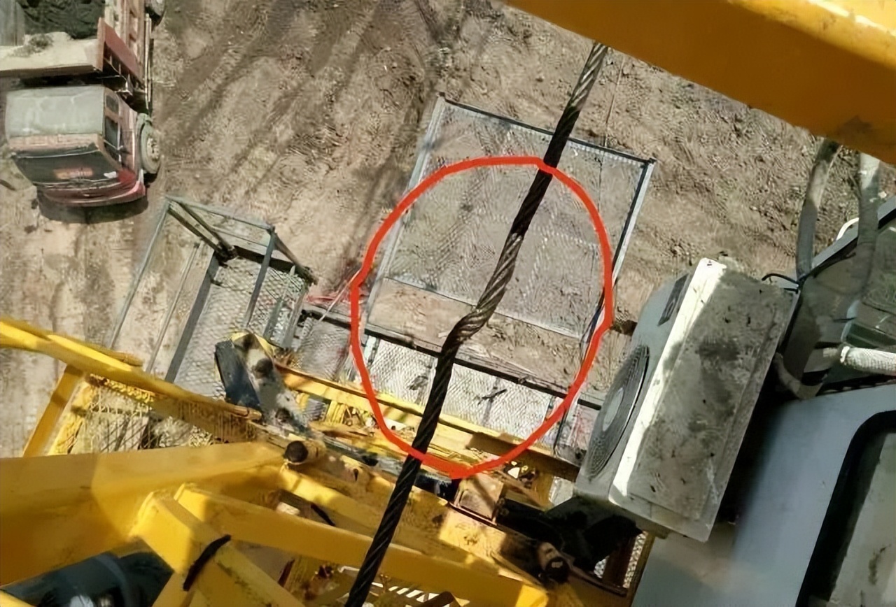 违章指挥造成重大事故怎么判刑,违章指挥造成1人死亡负什么责任