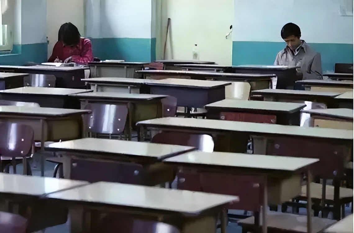 1977年第一次高考图片,2023年高考图片配图高清