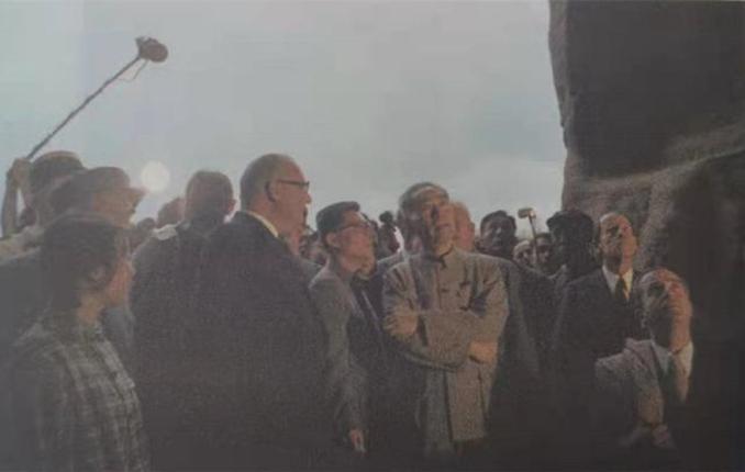 1973年，两位国家领导人都身患癌症，为了各自国家“舍命陪君子”