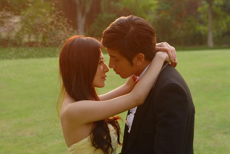 学警狙击便衣遇见盗版小妹,学警狙击小公主约见幸运王子