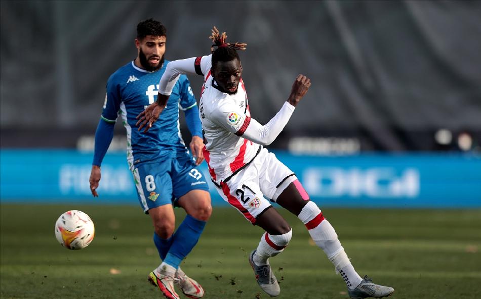 西甲直播皇马贝蒂斯比赛,欧联罗马主场1-2遭贝蒂斯绝杀