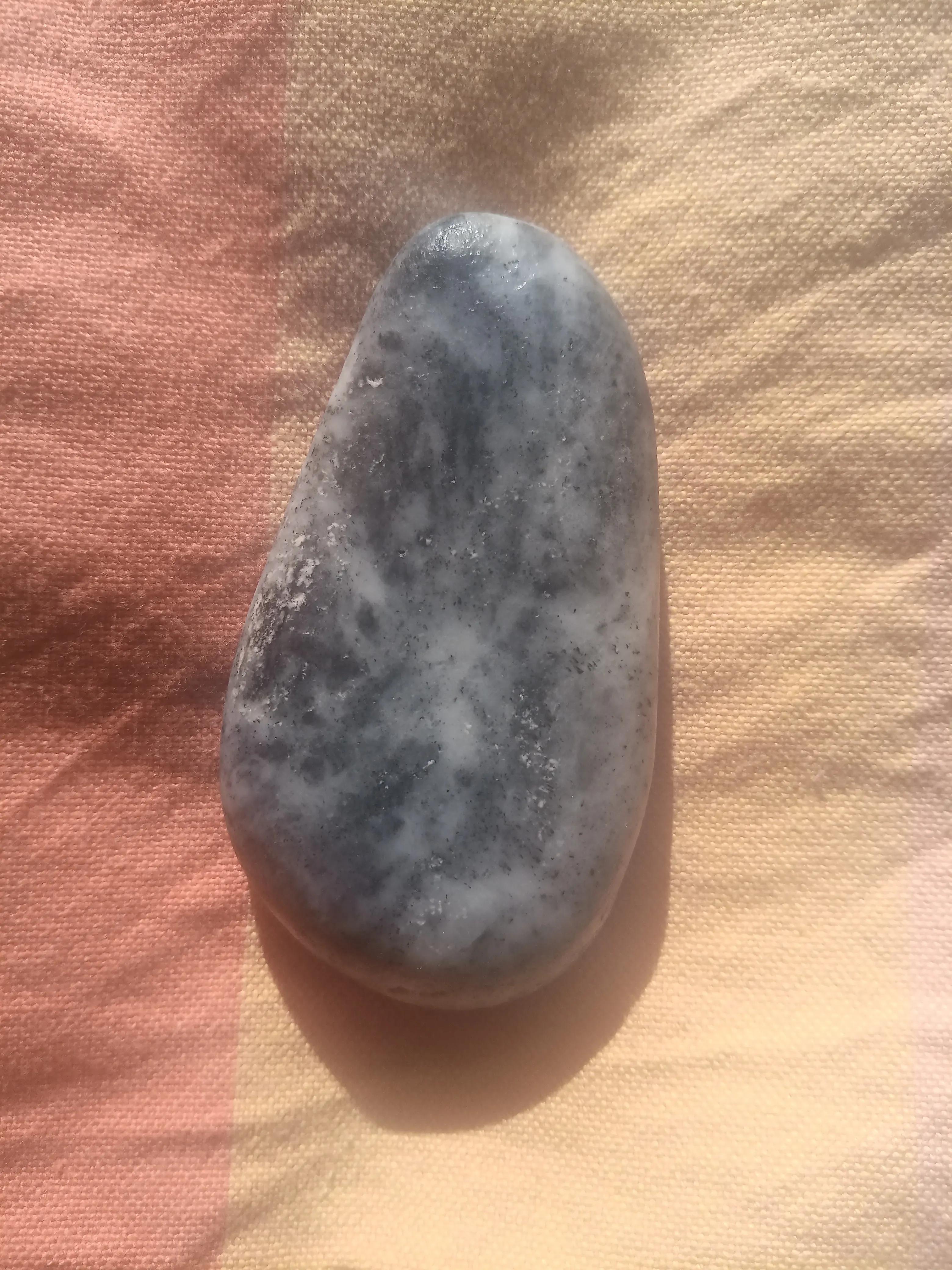 新疆戈壁滩和田玉怎么辨认,一块戈壁石图片