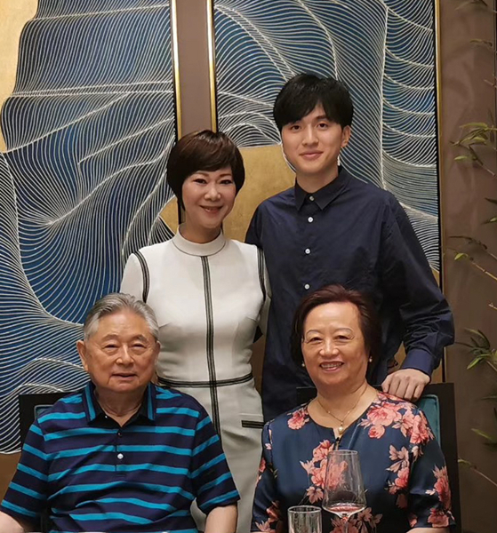 乒乓球运动员施之皓,乒乓球女皇曹燕华与施之皓