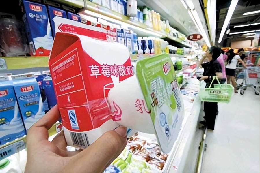 这份黑名单里的牛奶有孩儿喝到严重缺钙，医生：看清包装上这些字