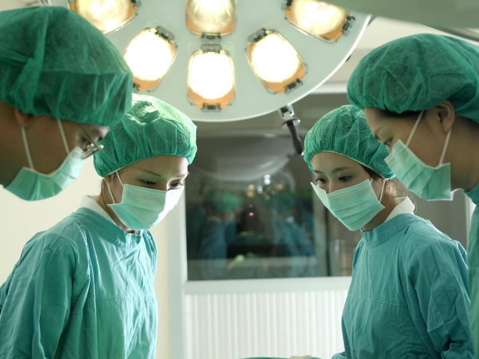 70岁以上老年人夜尿频吃什么药好,老年人尿急尿频尿裤子是什么原因