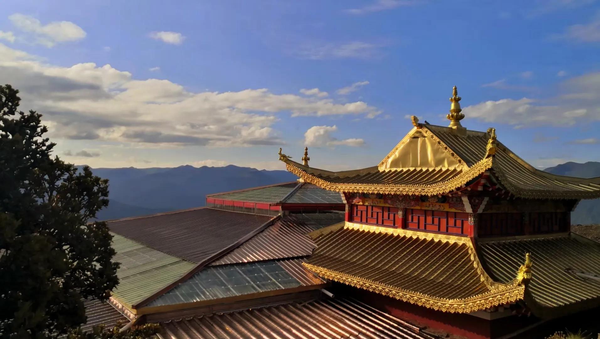 甘孜州最美风景在路上,金秋的甘孜州