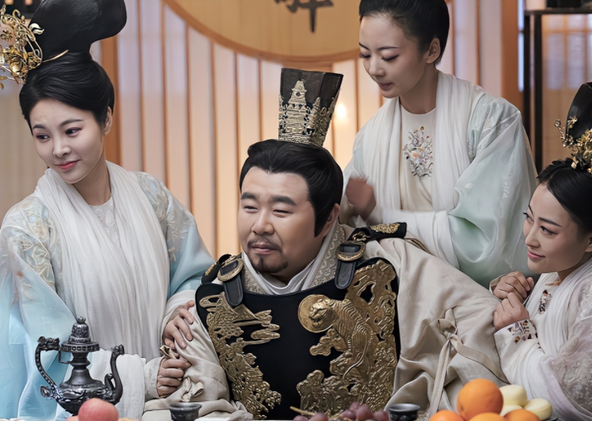 刘子业多荒唐？当众羞辱数百宫女与姑姑做不伦事，史书：败德辱行