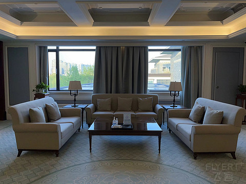 鍒濆涔嬫梾榛勯噾娴峰哺,鍒濆涔嬫梾