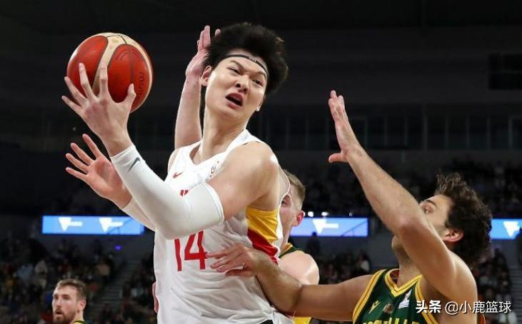 王哲林对周琦,cctv5直播中国男篮vs菲律宾