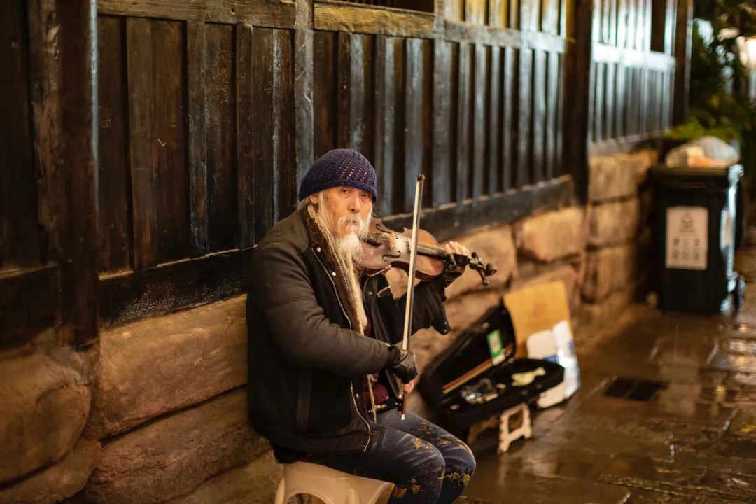 f4和f2.8差距很大吗,f4和f2.8光圈区别多大