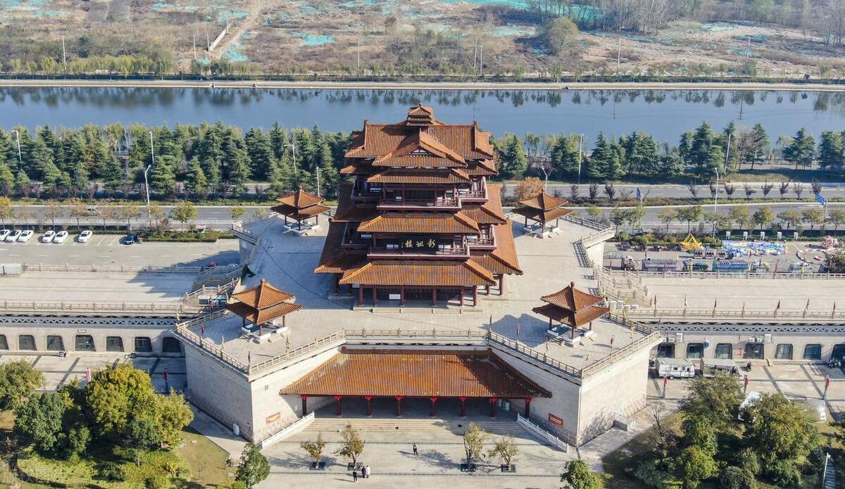 藏霸为何放弃称霸一方，跟随曹操