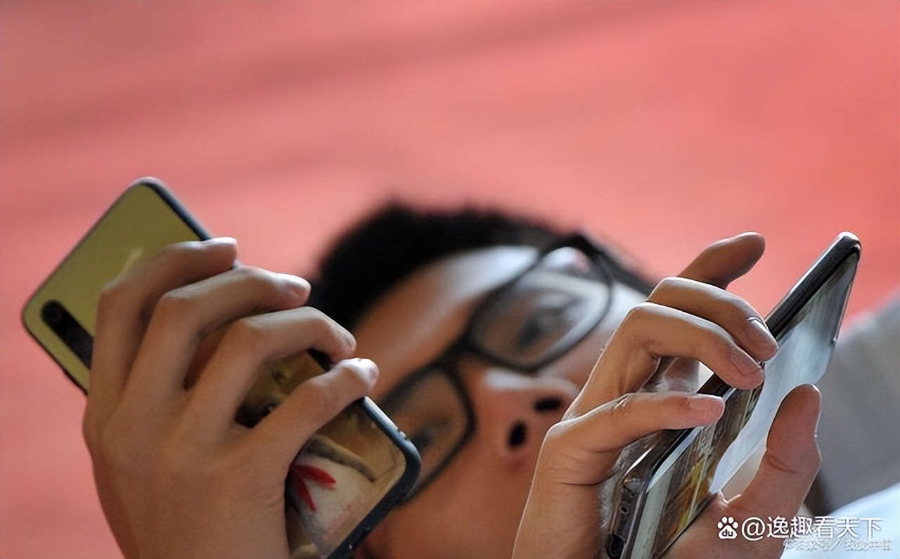 贵州贵阳学校把手机放水里后续,贵阳20余学生手机泡水处置