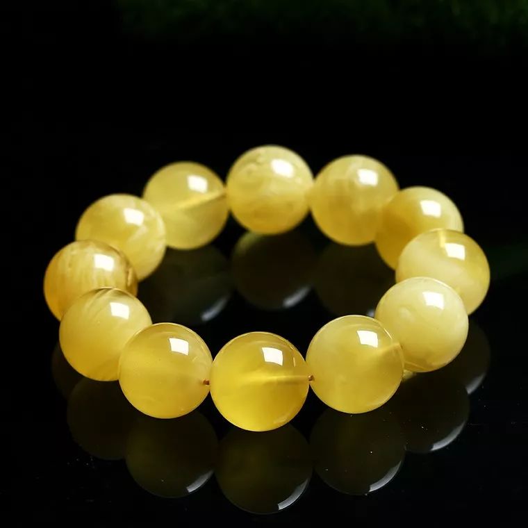 男人戴翡翠有什么讲究吗,男人戴翡翠观音好还是山水牌好