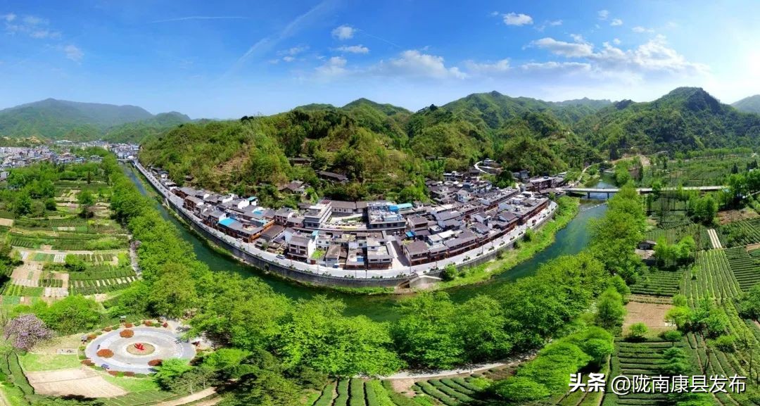 浜斾竴搴峰吇鏃呮父,浜斾竴搴峰吇搴﹀亣鏀荤暐