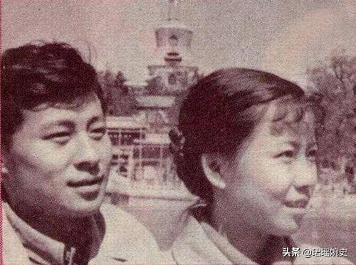 王心刚曾经照顾病妻五年不离不弃,王心刚和妻子恩爱不离不弃60年