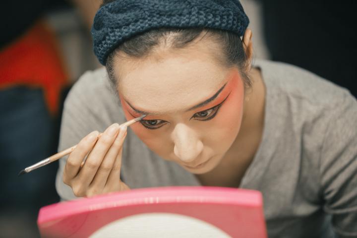 百变面具随心换,戏曲化妆创意妆全过程
