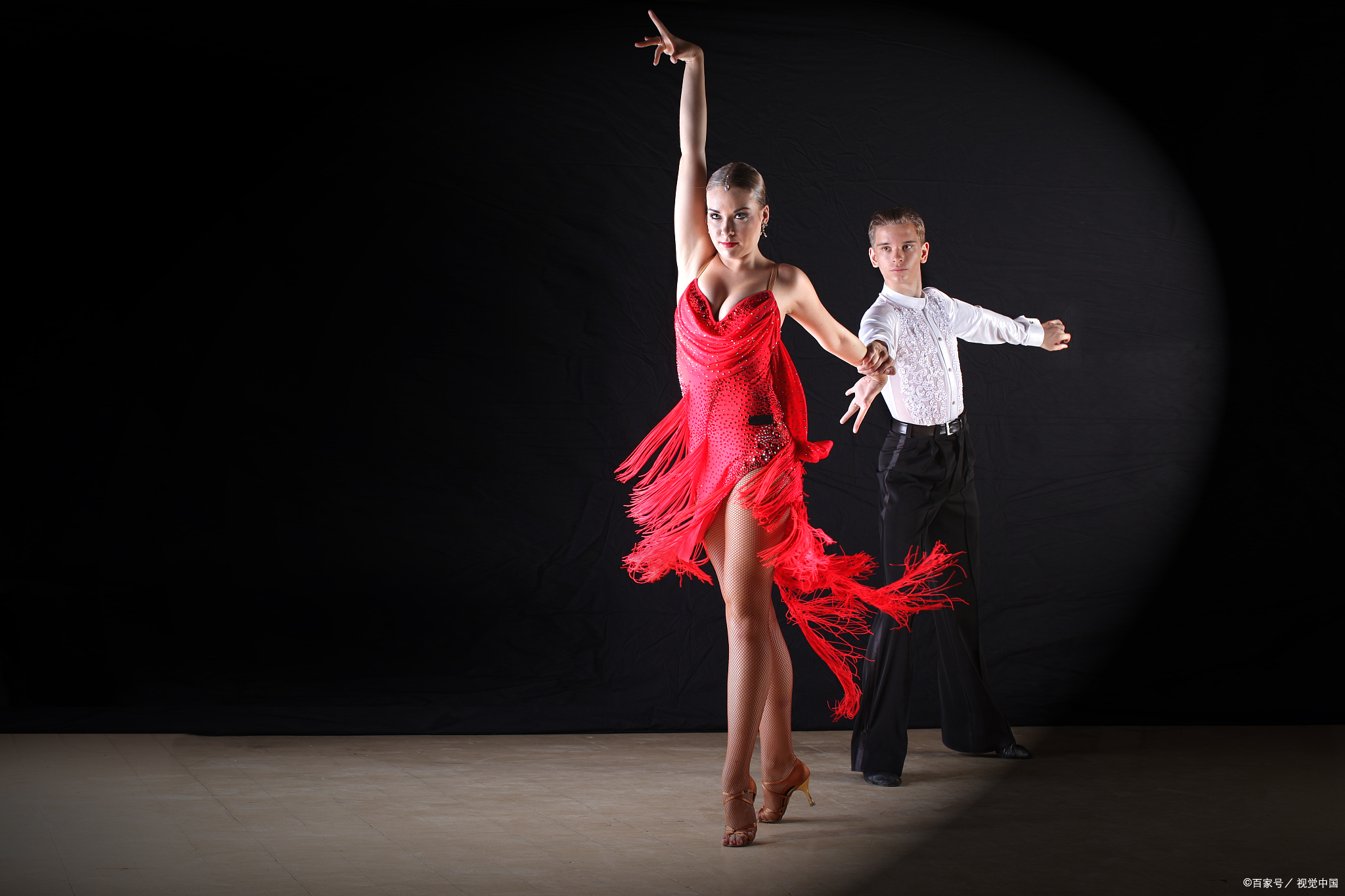 拉丁舞的步伐练习,拉丁舞如何练准节奏