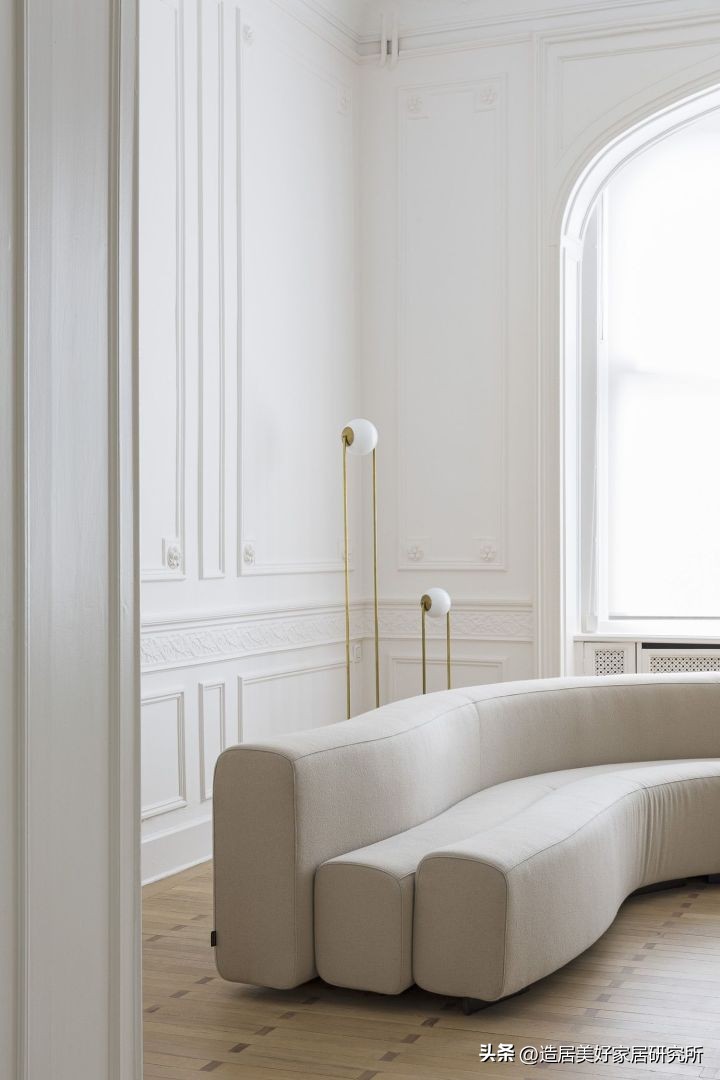 客厅沙发多宽的最好,客厅摆什么尺寸的红木沙发最适合