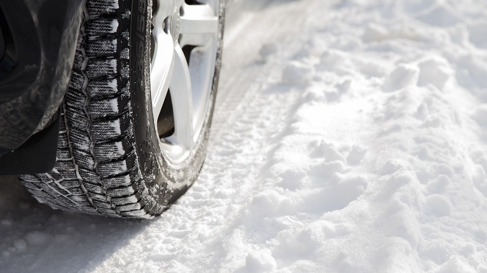 冬天开车油耗猛增,冬天开车油耗增多原因找到了