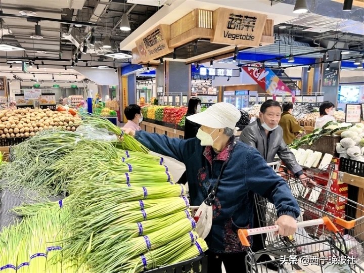 西宁“消费马车”跑出加速度——“走一线看经济”系列报道之二