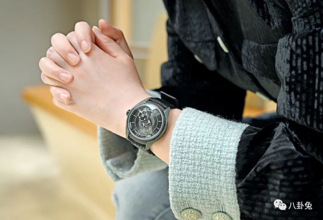 雅典表15万左右,20万一块的表