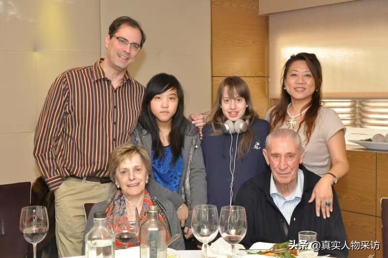 我身高1米57，50岁婚恋网相亲，被小5岁1米9西班牙大帅哥倒追