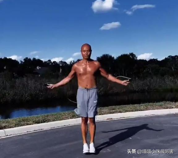 曾经爆红的乐嘉最近过得怎么样,乐嘉怎么不出镜了