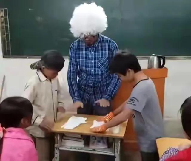 瀛︽牎缁欑敺瀛╁瓙鏁欏崼鐢熷肪鐢ㄦ硶,鐢锋暀甯堣鍗敓宸剧殑浣跨敤鏂规硶