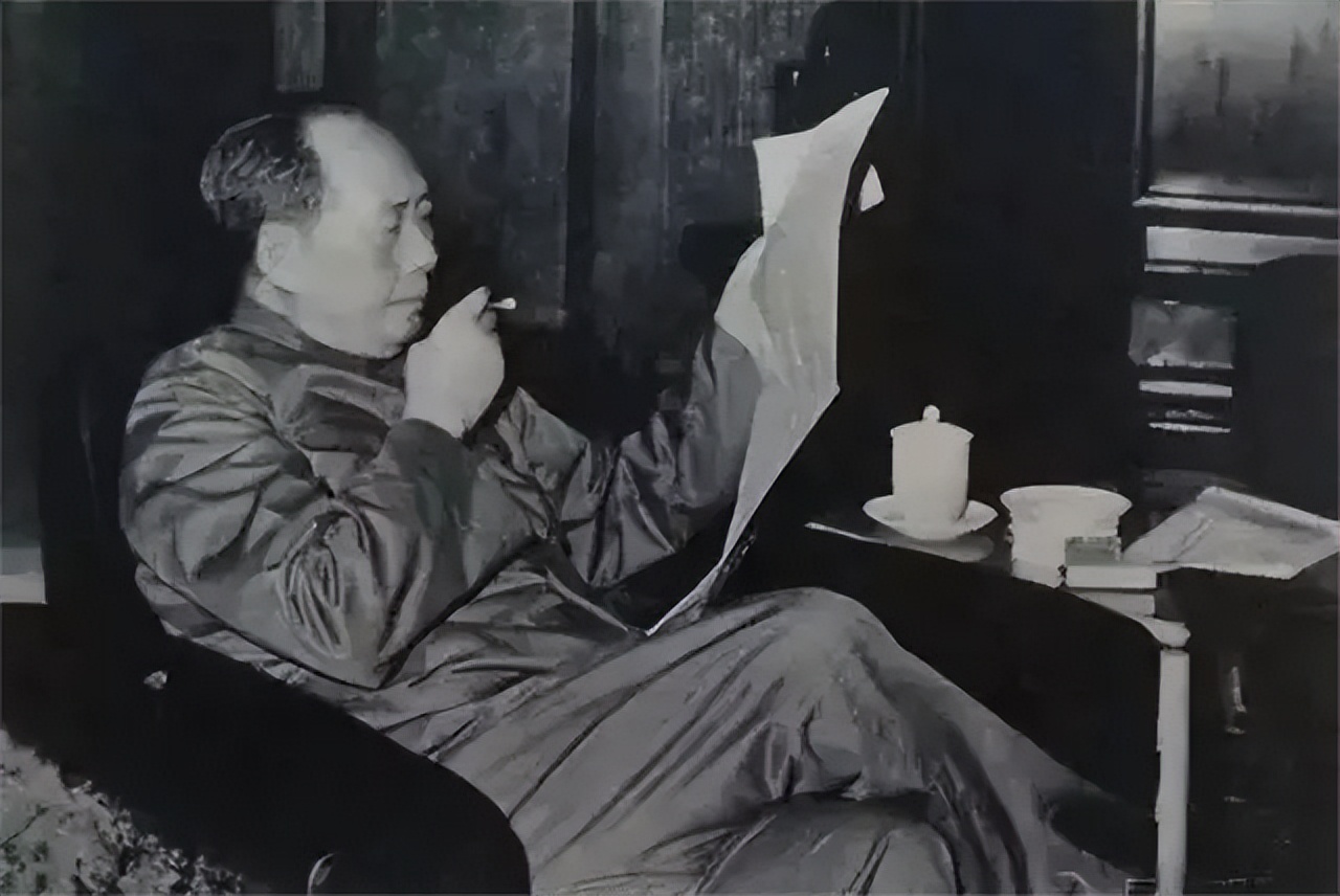 61年毛主席前往庐山，偶遇一名女舞蹈演员，不禁惊叹：好像我女儿