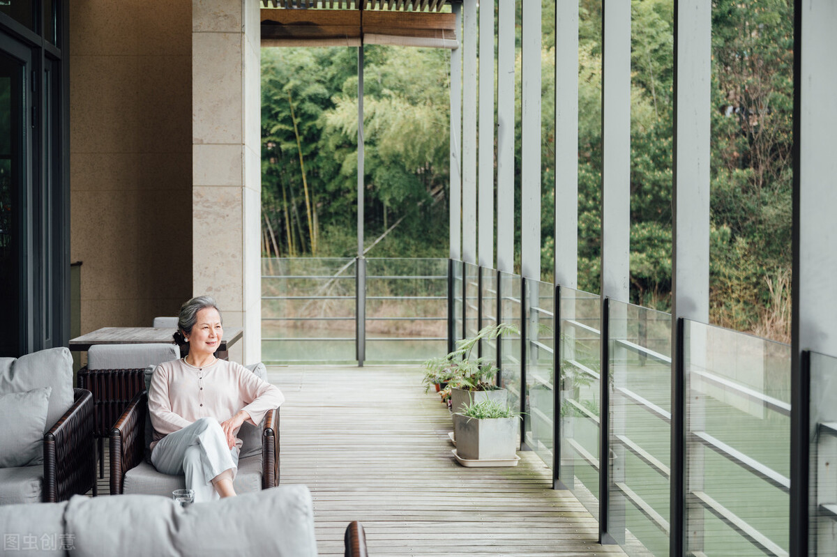 退休时没有个人档案可以办退休吗,退休时间按档案还是身份证日期