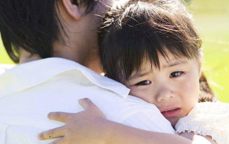 孩子在小学被别人抓了脸怎么处理,孩子脸被同学抓破家长怎么留证据