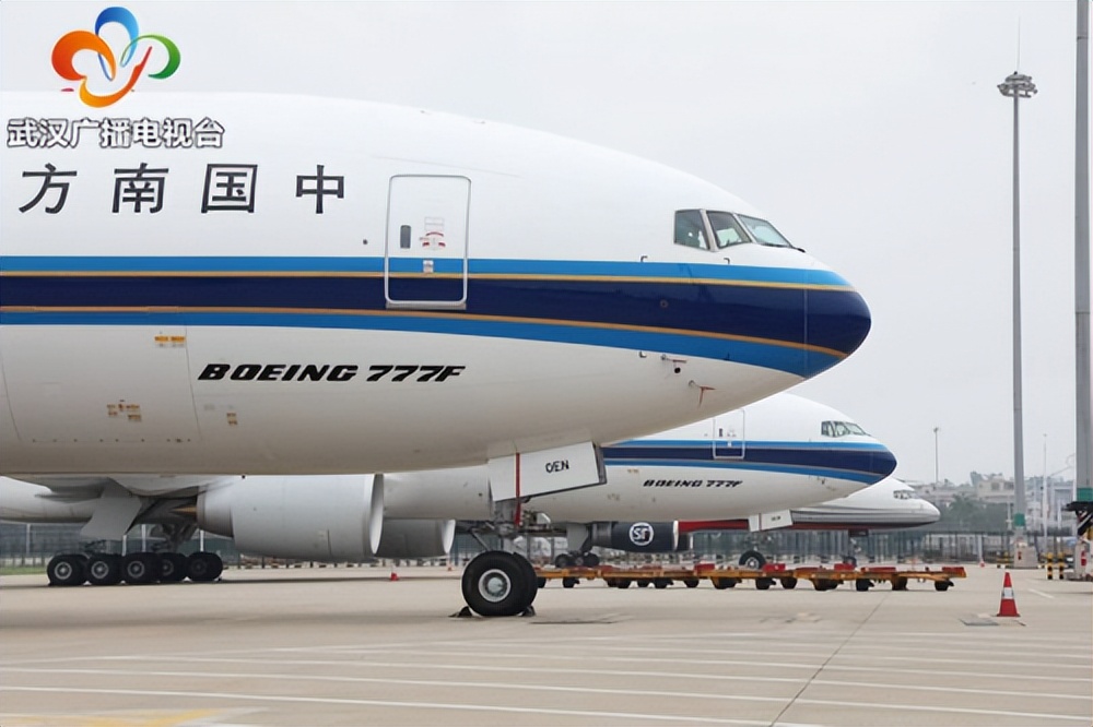 飞机航班靠什么赚钱,民航飞机一般多长时间能赚钱