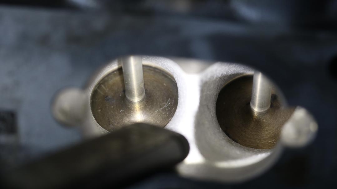 老款奥迪q74.2报废,奥迪q7新能源报废车