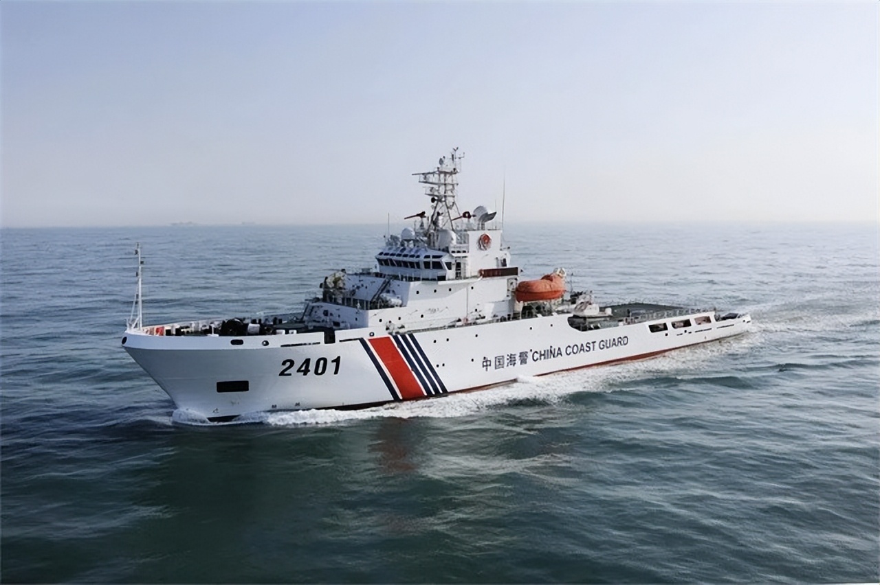 中国海警和日本巡逻船对峙,中国海警船超近驱离日本舰艇