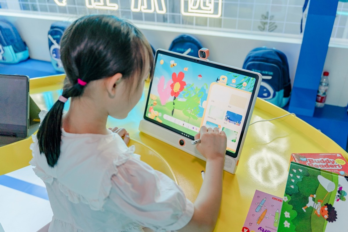 爱因斯坦穿越时空探索,爱因斯坦穿越宇宙时空视频大全