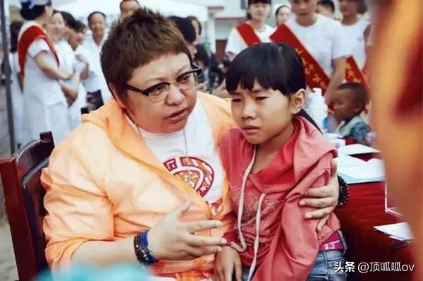 国家点名表扬的8位明星小视频,被央视点名表扬的年轻明星