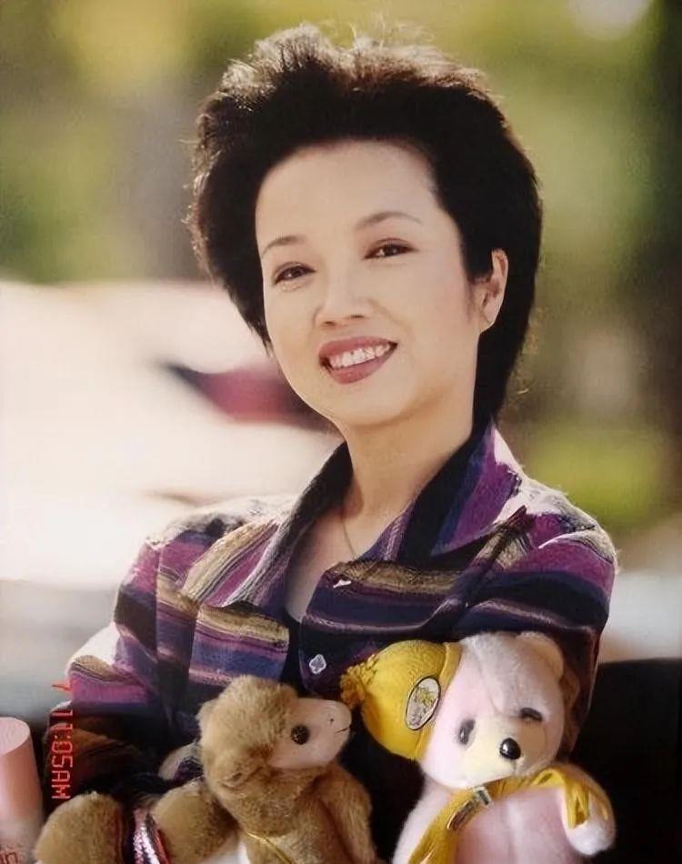 黄薇和蔡国庆是什么关系,黄薇蔡国庆