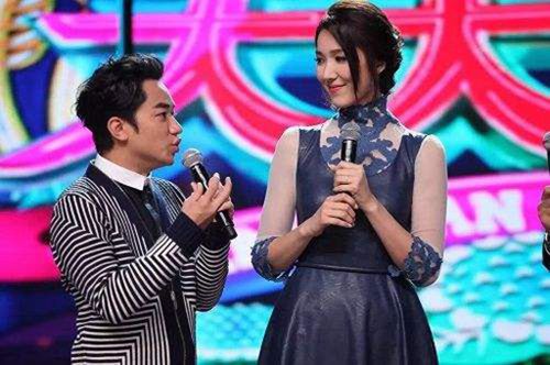 王祖蓝香港千万房子,王祖蓝生日李亚男晒全家福