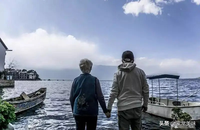 新时代的我应该如何孝敬母亲300字,当代如何孝敬老人