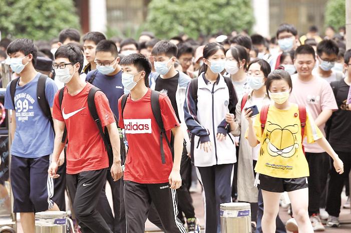 福建女孩高考364分，骗父母考了586分状告教育局，最终结果如何？