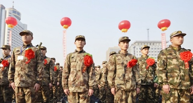 三胞胎兄弟不靠颜值靠实力：原来学舞蹈，现在成了军营男子汉