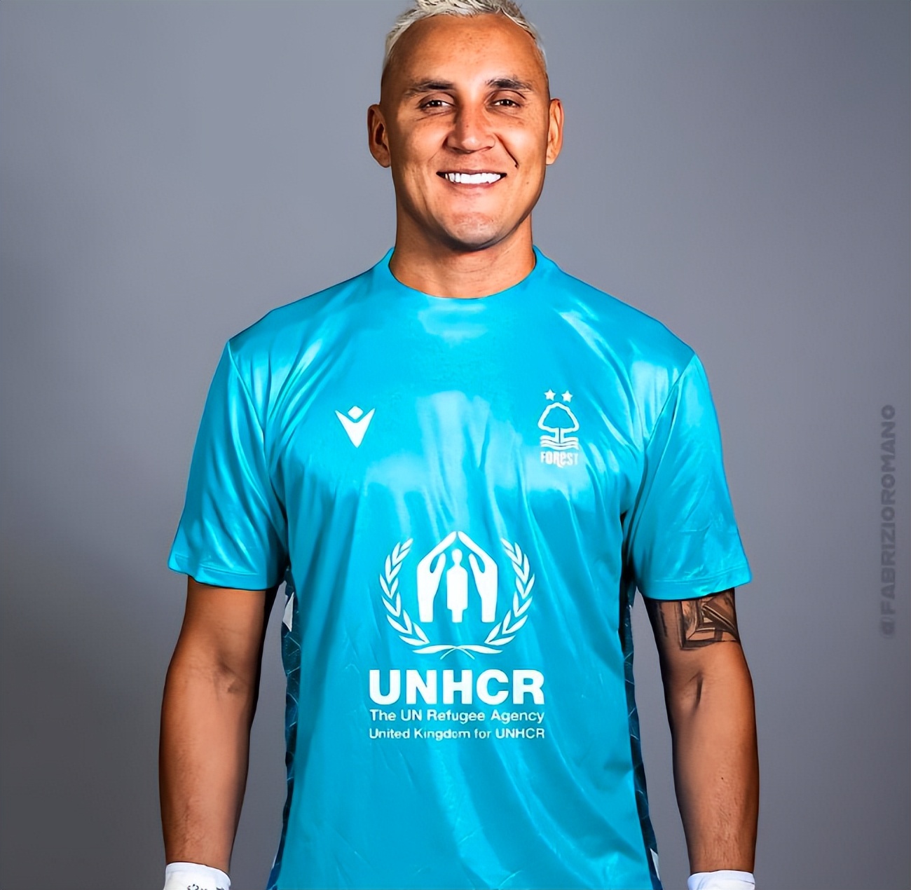 纳瓦斯孤立,纳瓦斯被西班牙安慰