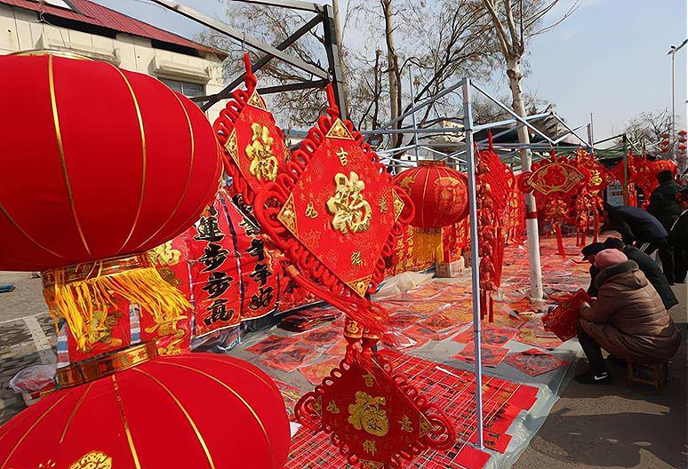 在农村过年，花2300元买年货，看看都有啥？肉、菜、水果样样不少