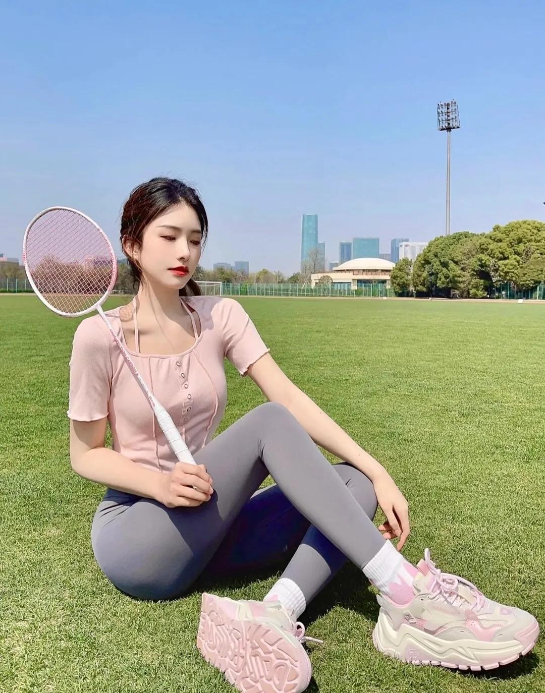 瑜伽服美女跳舞直播,瑜伽服美女最火视频