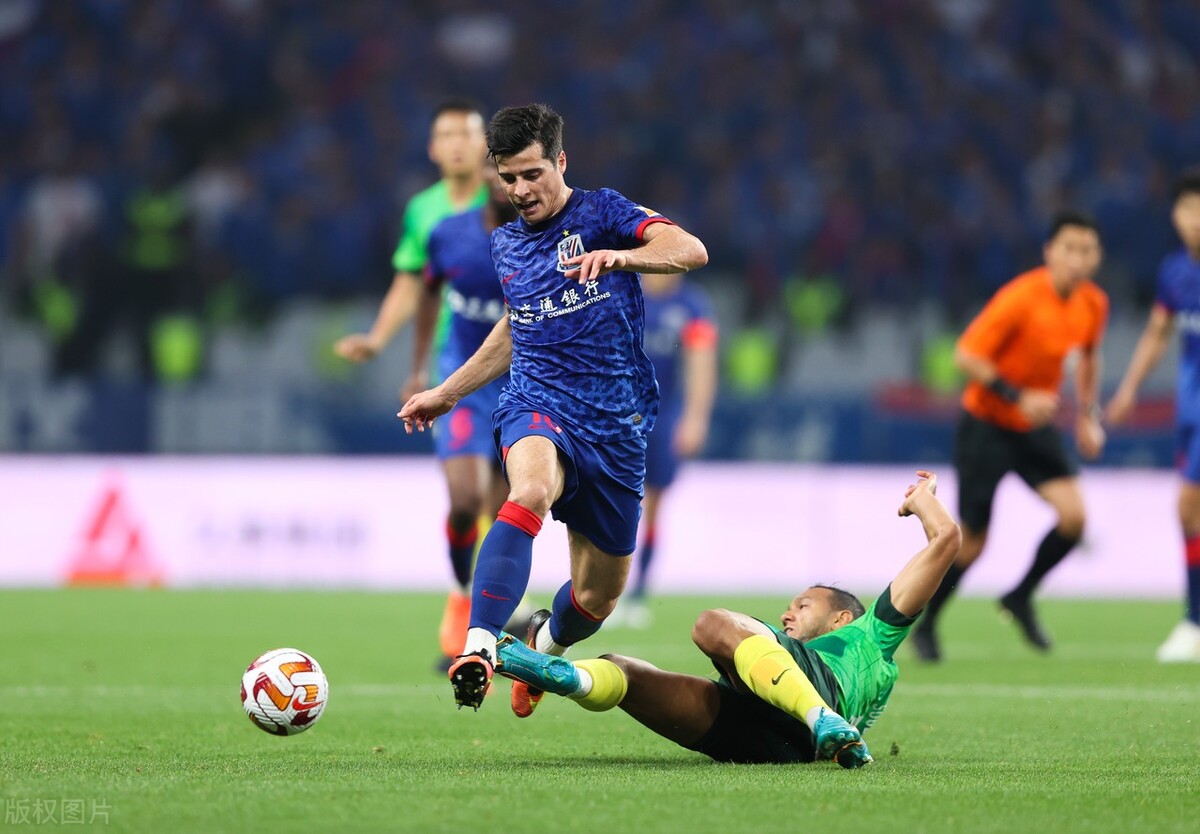 伟大的2-1申花一战创3大纪录,中超上海申花4-1武汉三镇