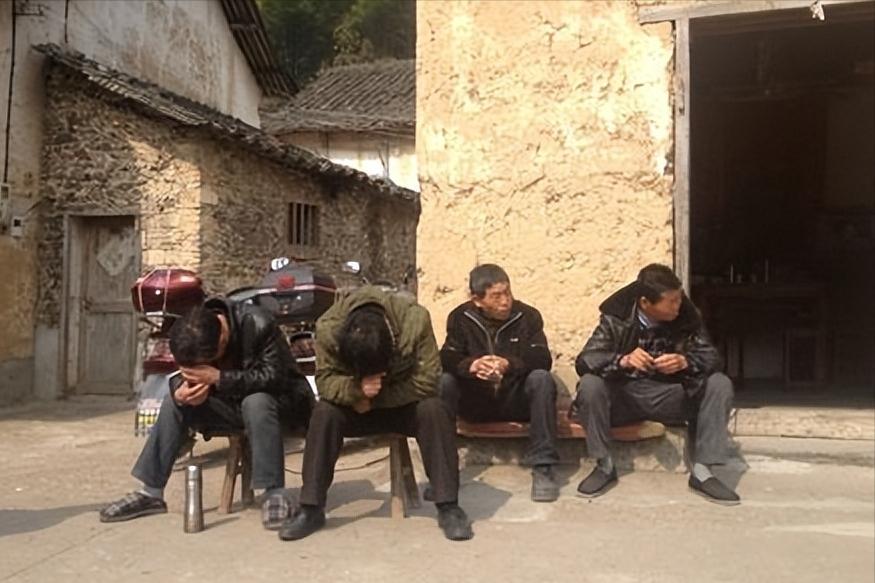 河南白头村真实历史,河南村庄离奇出现白胡子老汉