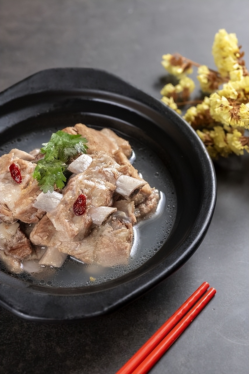 枸杞补肾是真的吗医生解答,枸杞泡水喝补肾的正确方法