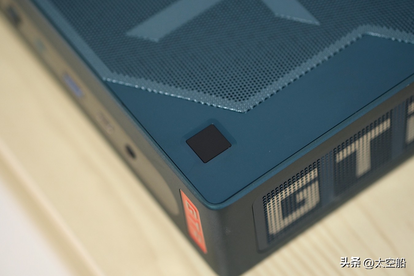 零刻gtr7和同配置笔记本,零刻gtr7电脑测评